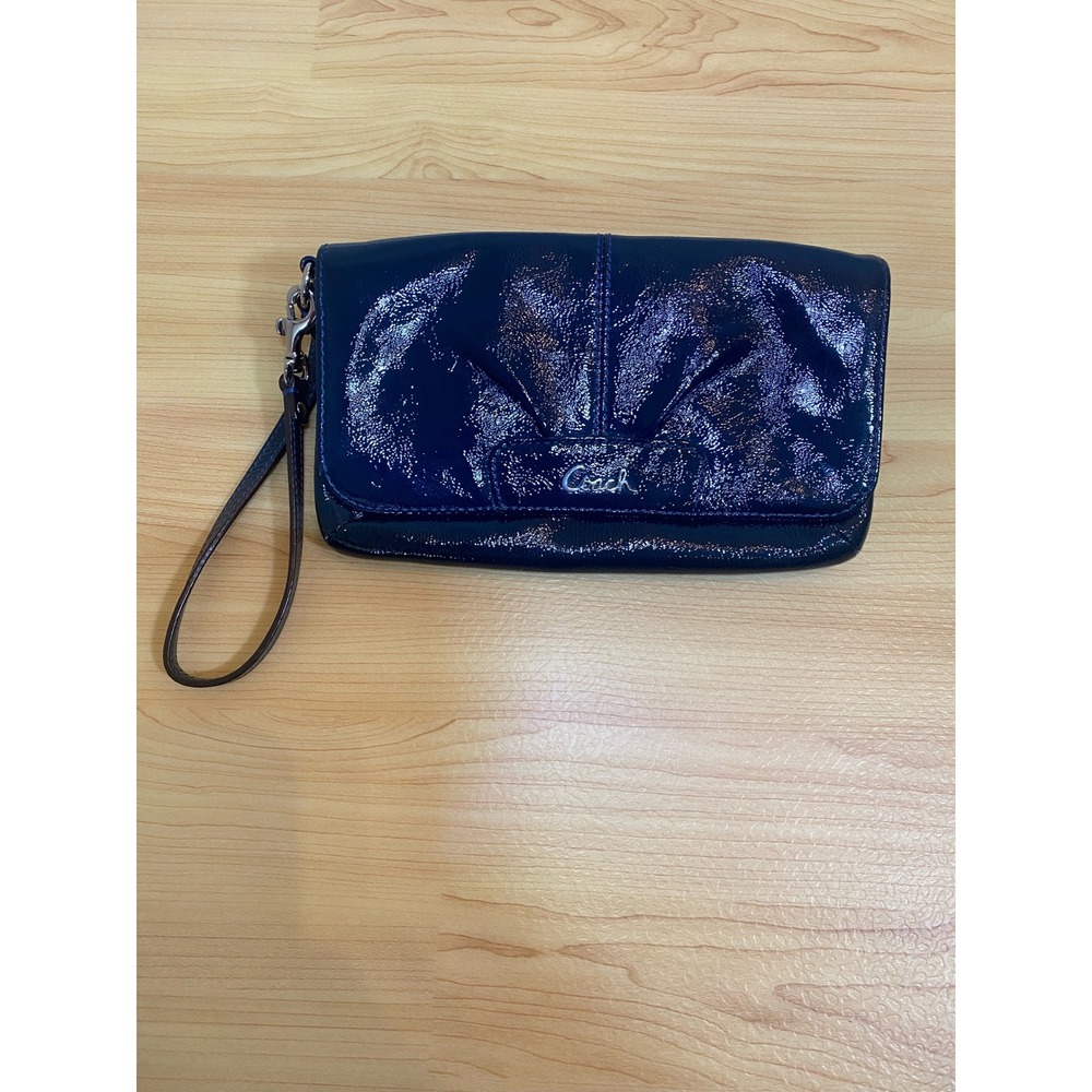Coach Navy Blue Patent Leather Wristlet Clutch Wallet Lavender Interior